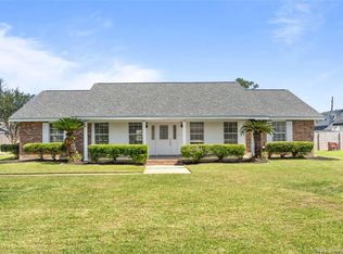 1806 Deepwoods Dr, Lake Charles, LA 70605