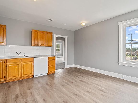 3rd image of 203 Springfield Rd