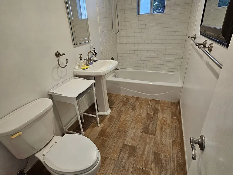 125 Avenida Mateo #A — Photo 6
