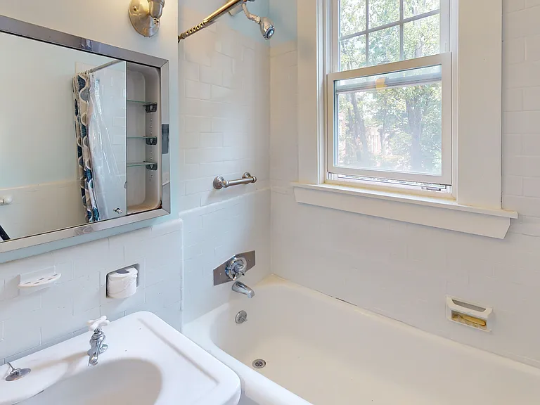 22 Alton Ct #2 — Photo 5
