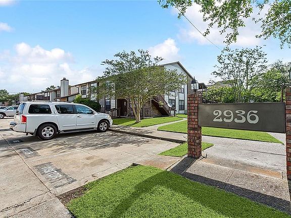 2nd image of 2936 Manhattan Blvd Unit 189