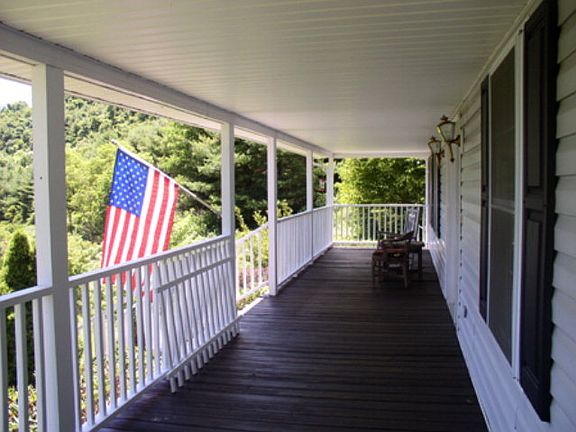 4th image of 567 Megan Ln