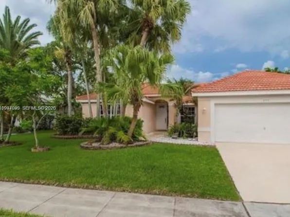 709 NW 177th Ave, Pembroke Pines, FL 33029