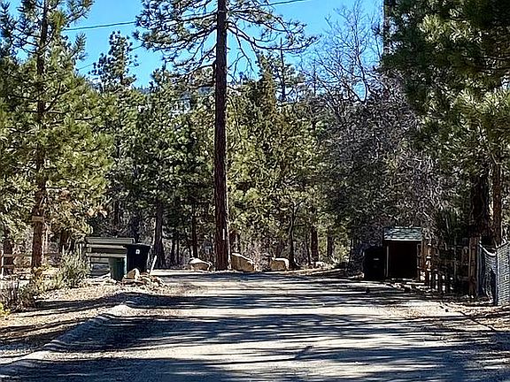 2nd image of 869 Holmes Ln