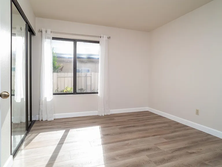 8733 Elford Ct — Photo 17