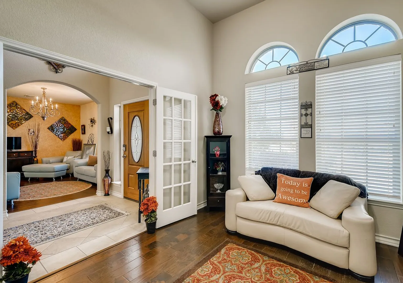 4BR/3.5 Bath Hilltop GEM in The Glen at Stone Oak — Photo 4