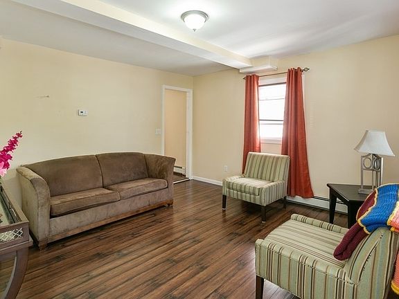 3rd image of 7226 Burchell Ave