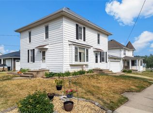 202 3rd Ave SW, Worthington, IA 52078