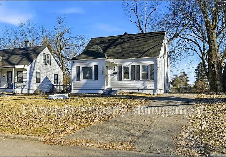 1582 Vendome Dr S — Photo 1