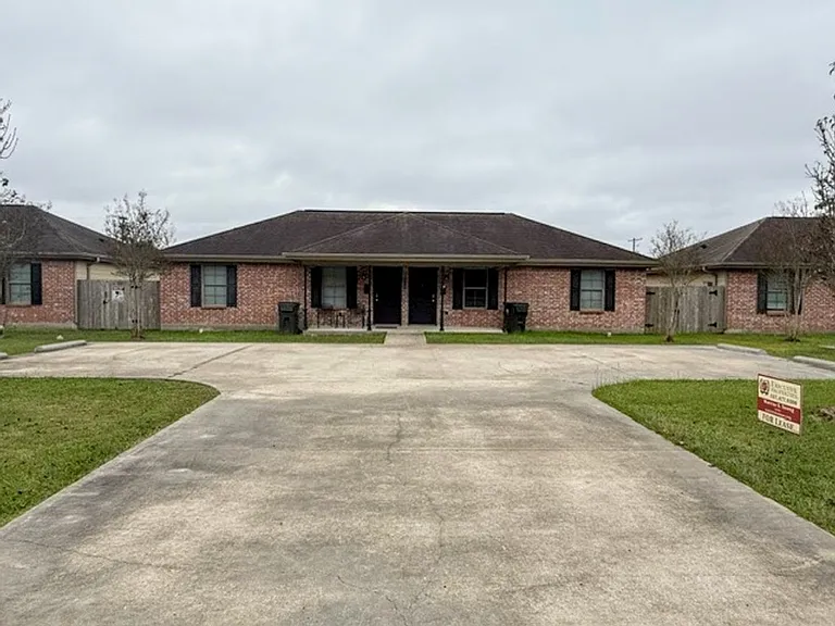 2520 Crockett St — Photo 2