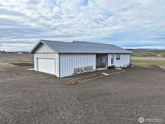 3rd image of 15 Levin Lane