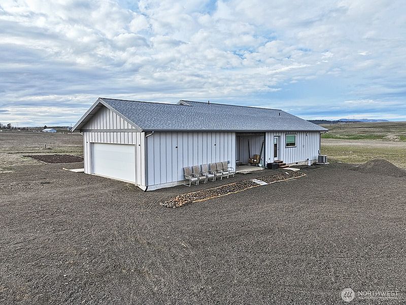 3rd image of 15 Levin Lane