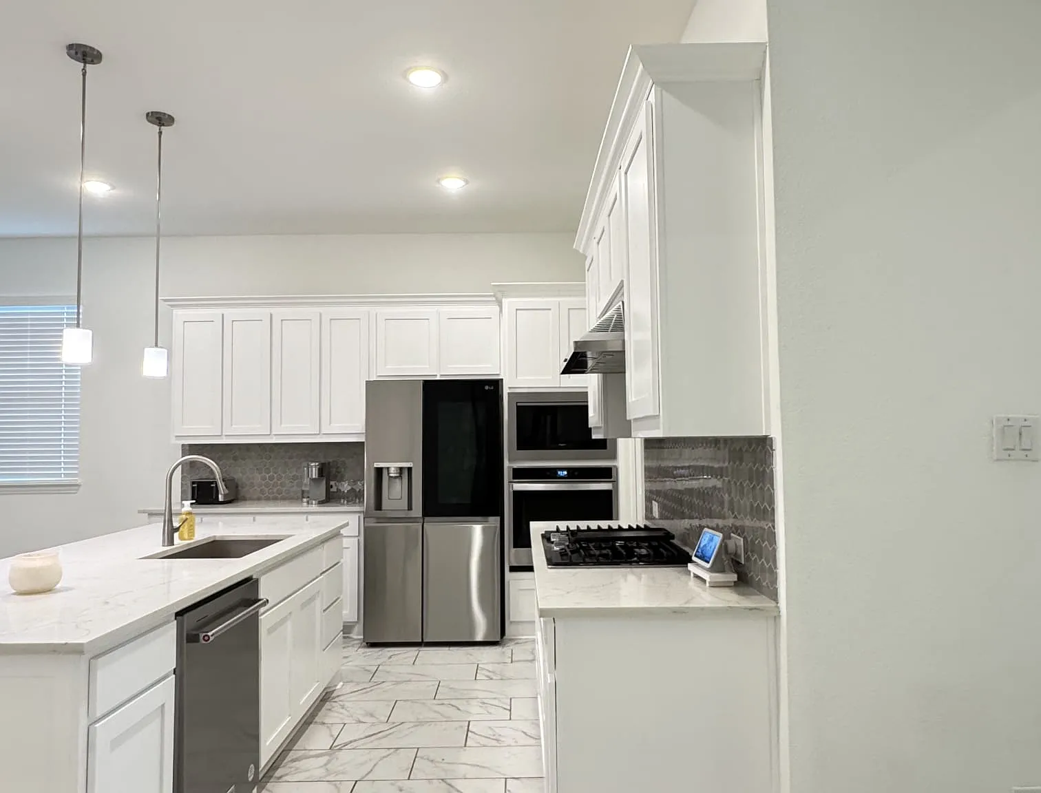 4516 Hammerstein Blvd — Photo 3