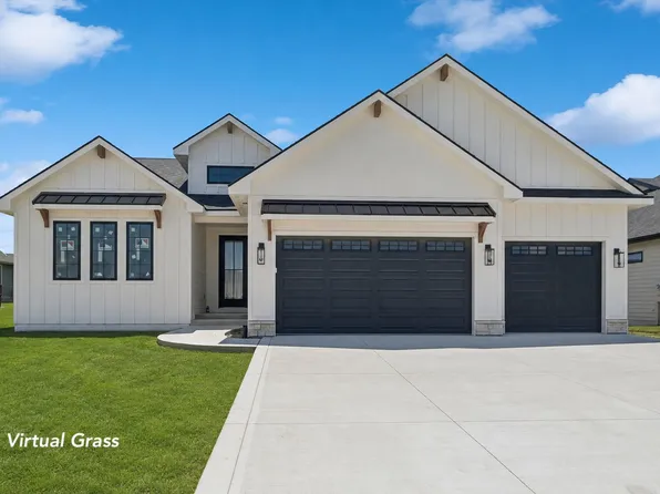 17312 Northview Dr, Urbandale, IA 50111