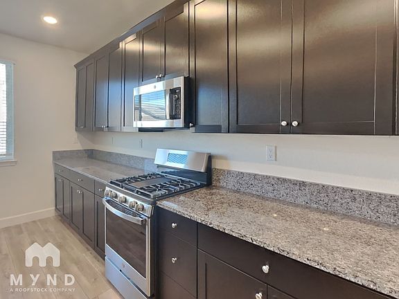 5th image of 2062 Maradona Dr