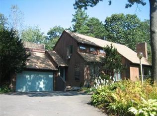 11 Foxglove Ln, Amherst, MA 01002