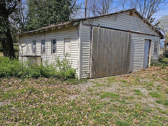 3rd image of 317 S 1st St