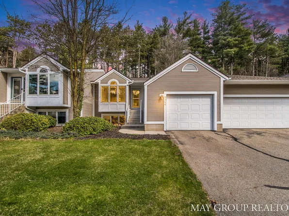 3360 Woodwind Dr NE #11, Grand Rapids, MI 49525