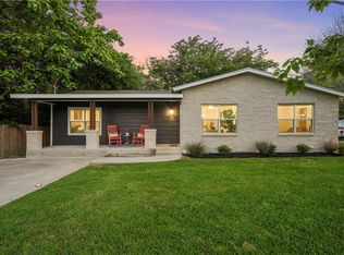 304 W Moonlight Dr, Robinson, TX 76706