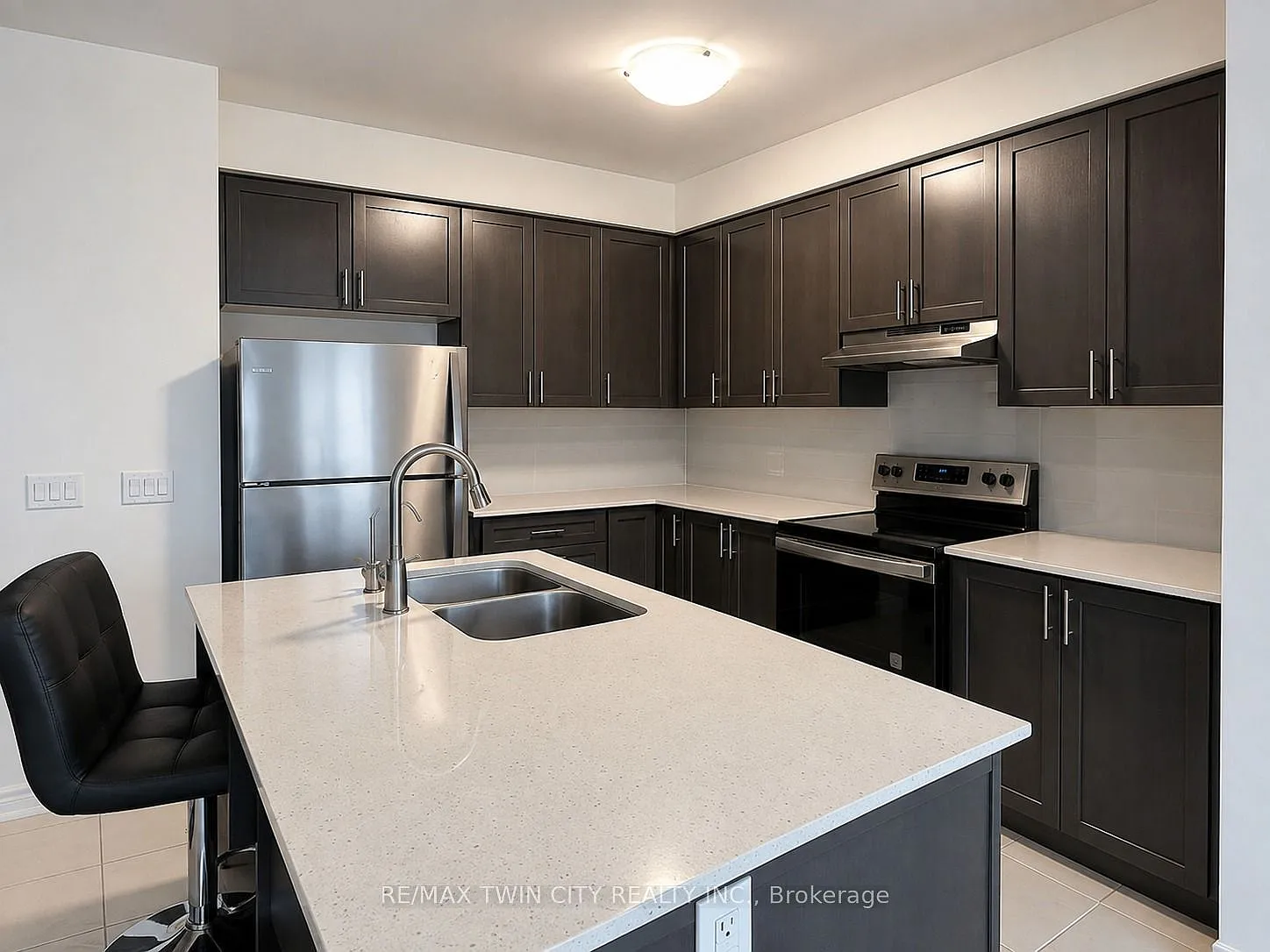 3 bed, $2,850 — Photo 3