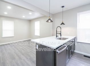 2158 Murray Hill Rd, Cleveland, OH 44106