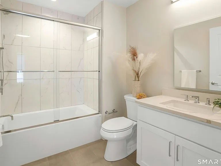 440 Heights Rd #305 — Photo 8