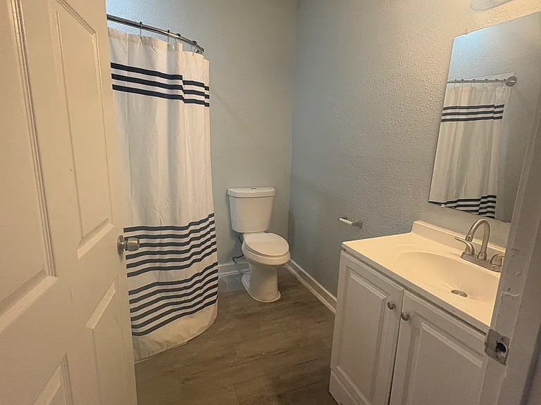 1105 New Laredo Hwy #202 — Photo 6
