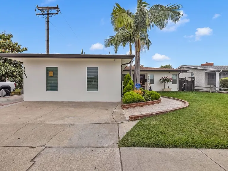 8346 1/2 Imperial Hwy — Photo 10