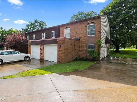 3rd image of 13958 Oakbrook Dr #3958