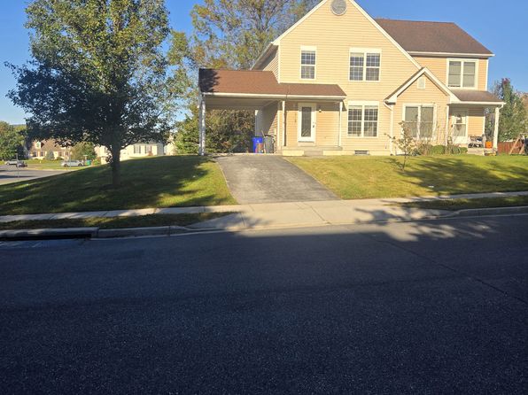 17 Robindale Dr