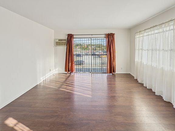 3rd image of 1347 N Alvarado St #8