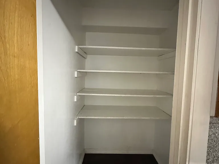 227 N Dicks St — Photo 5
