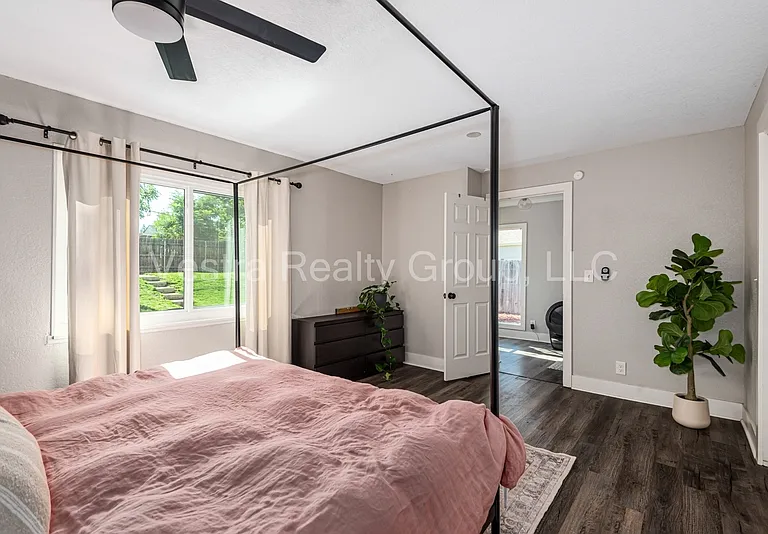 1176 Xenia St — Photo 17
