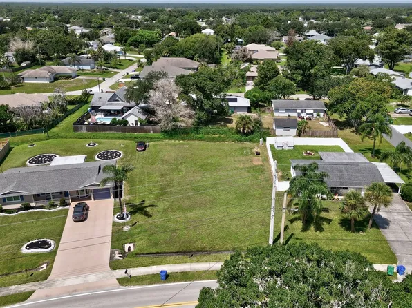 852 Barber St, Sebastian, FL 32958