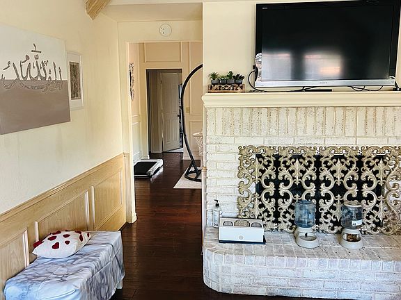 3rd image of 3409 Darion Ln