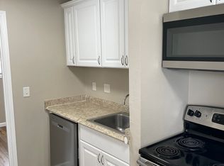 2005 Carleton Way NE #8, Salem, OR 97301