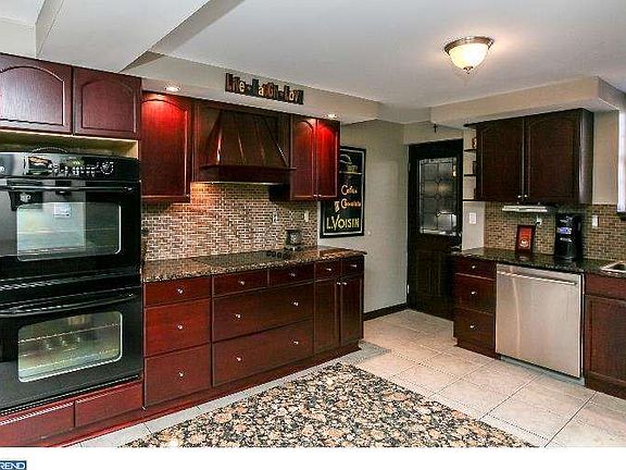 5th image of 925 Linda Vista Dr