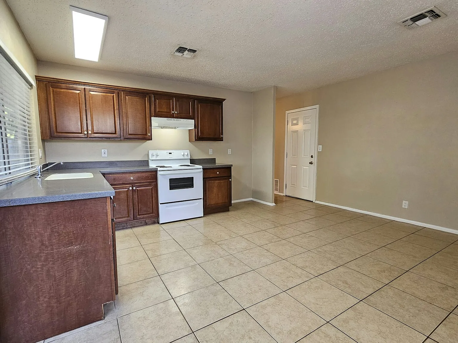 6707 Spring Forest Street — Photo 4