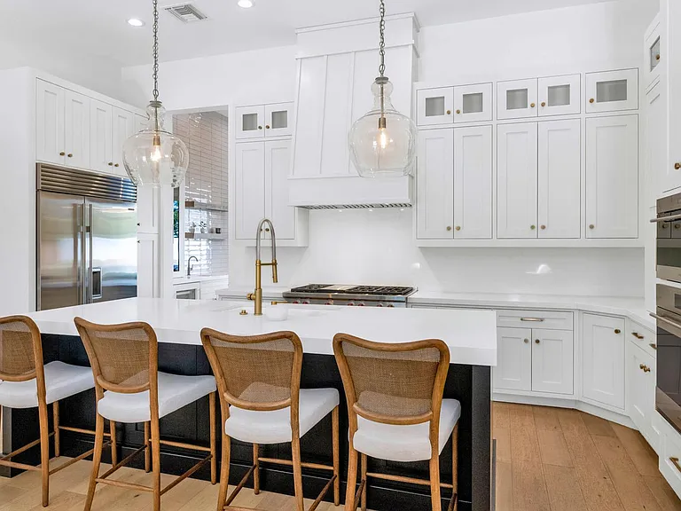 4147 E Clarendon Ave — Photo 11