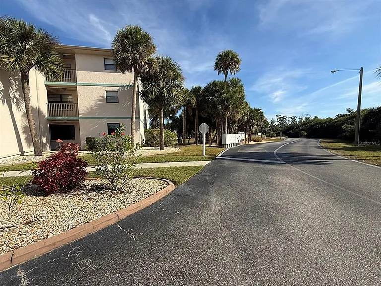 175 Kings Hwy #228 — Photo 20