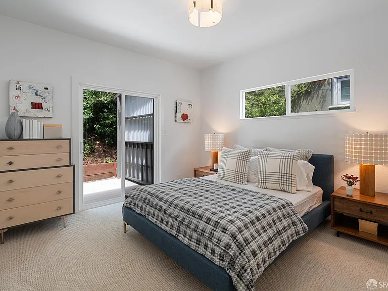 628 Los Palmos Dr — Photo 67