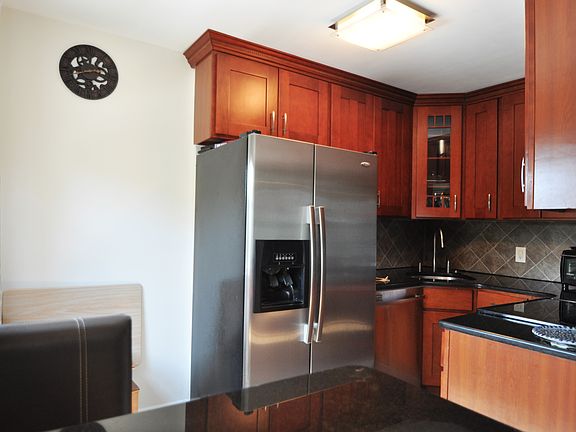 5th image of 6617 Park Dr E #A