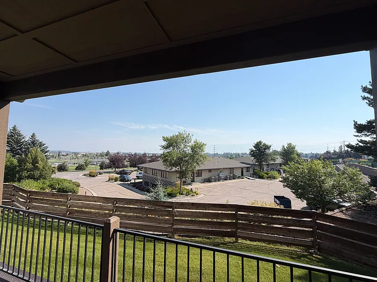 815 Parkway Dr — Photo 33