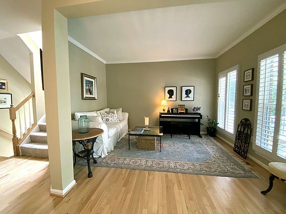 3rd image of 15623 Sabine Hall Pl