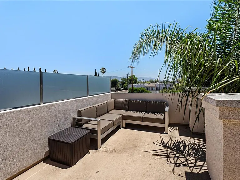 5404 Bellingham Ave #2 — Photo 15