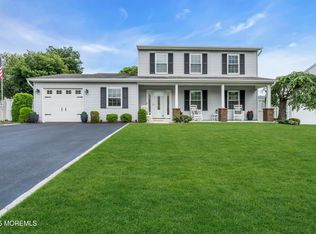 32 Kiwi Loop, Howell, NJ 07731