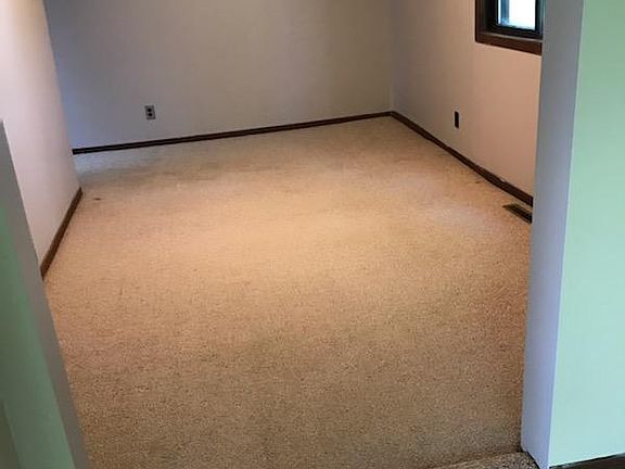 Dining area/extra room on main level