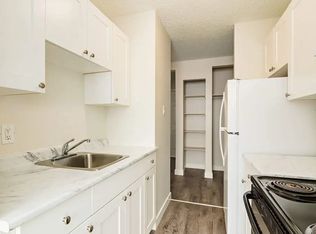 Cavendish Apartments, Edmonton, AB T5B 2W5