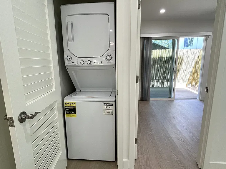 1734 Barry Ave #2A — Photo 7