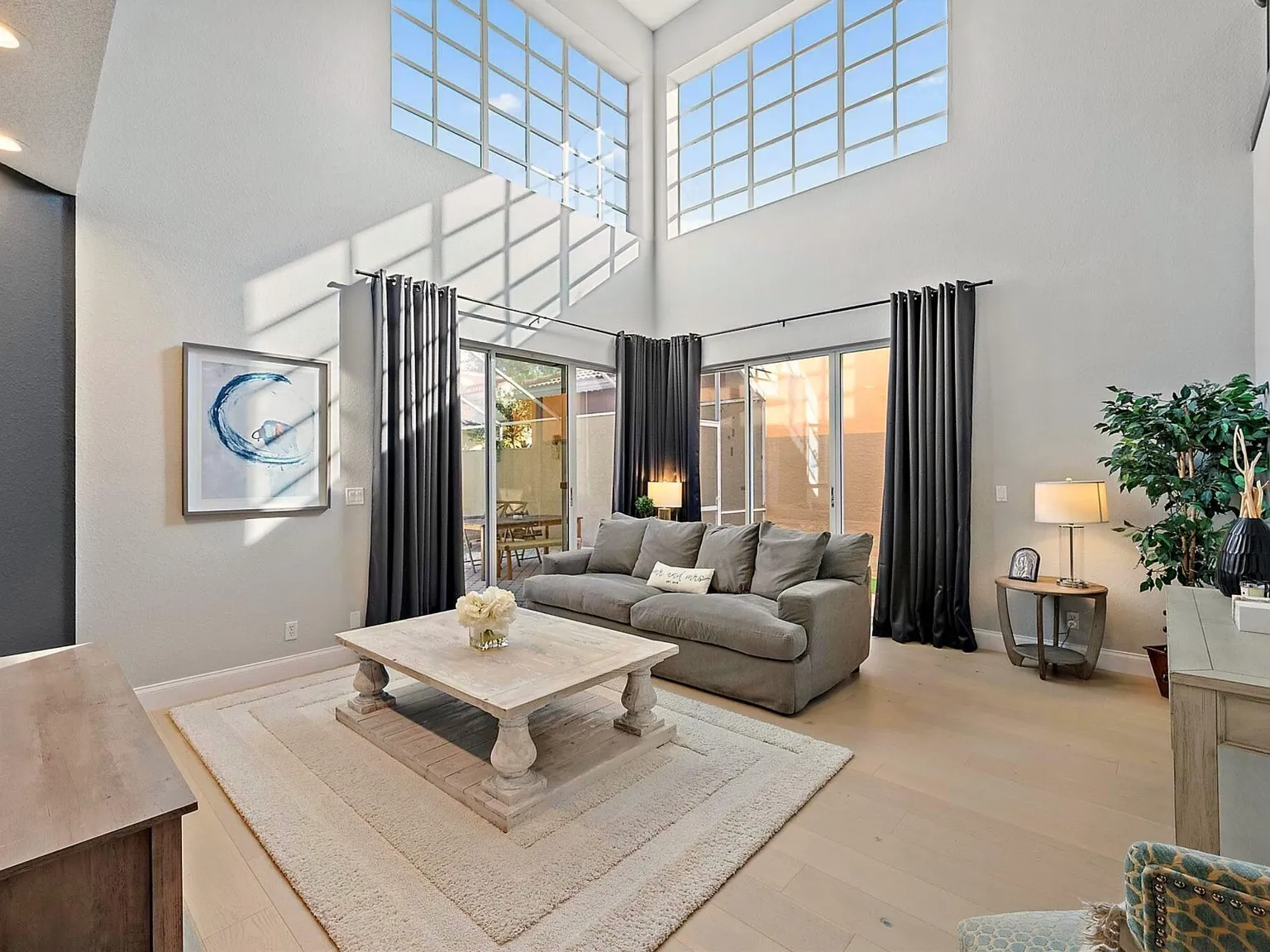 3 bed, 2.5 bath, 2093 sqft, $6,500 — Photo 1